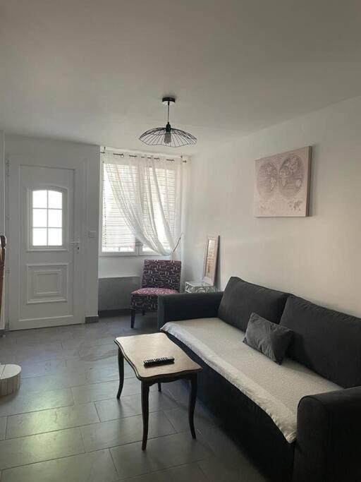 Maison Lumineuse Villemoustaussou Bagian luar foto